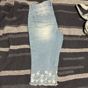 Elegant Blue Capris with Floral Detail